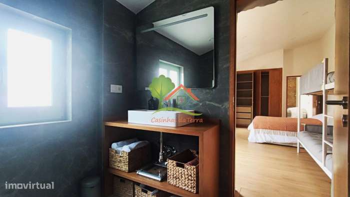 Terreno rústico com vista de mar e casa-17