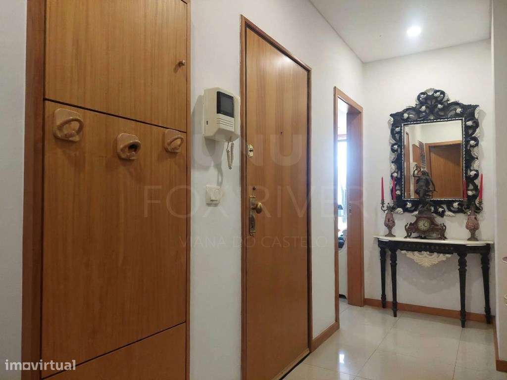 Apartamento T2 com Terraço Privativo e Garagem - Touguinha, Vila do...-13