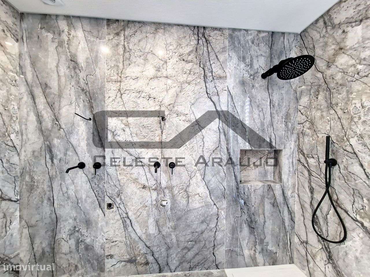 Moradia T4+1 Térrea, com piscina, Rio Meão-41