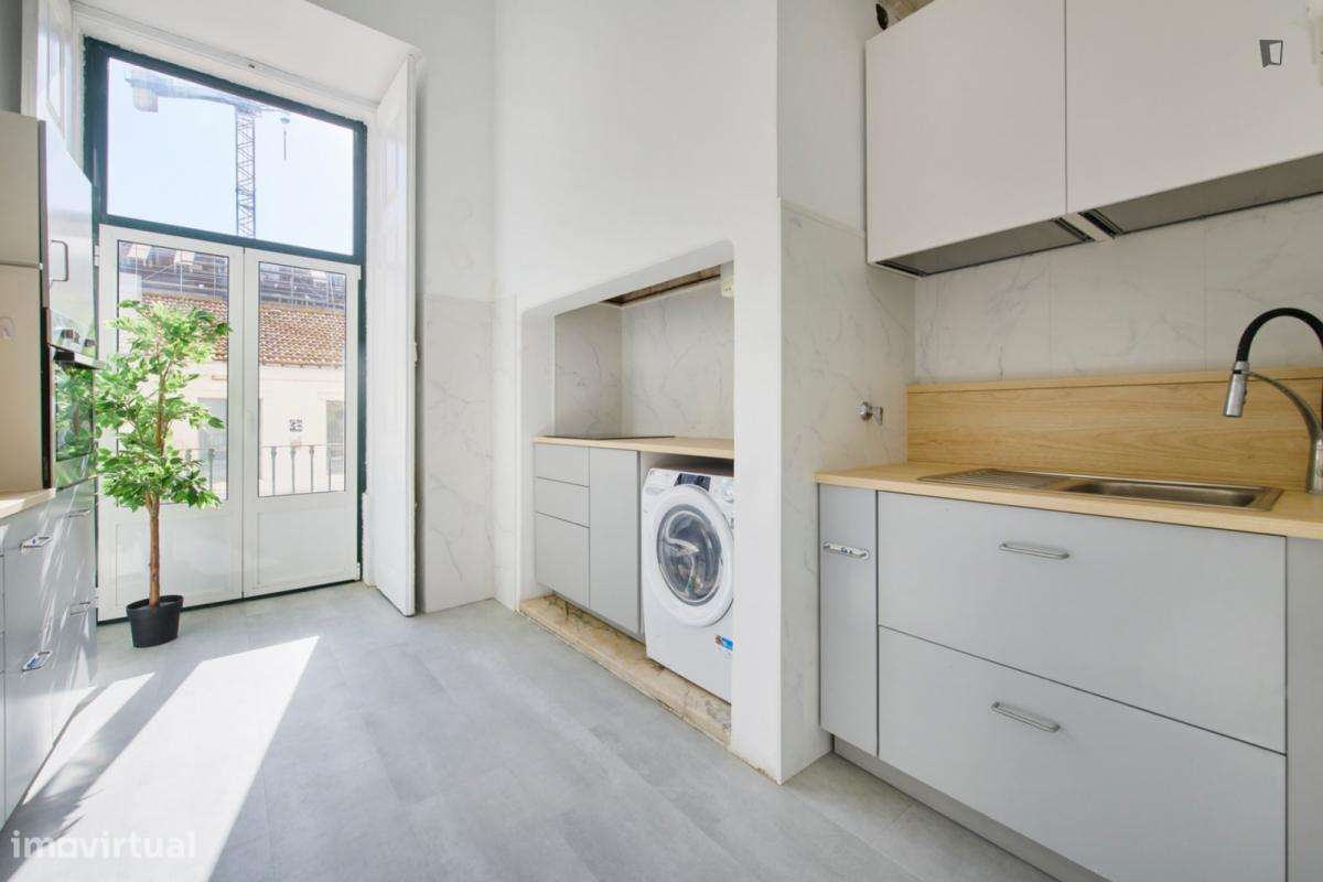 Quarto - localizado em Santos Lisbon - Grande imagem: 2/10