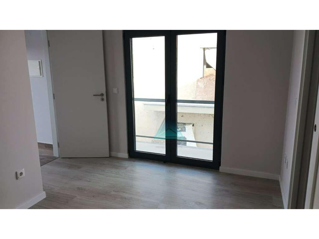 Moradia Geminada Quinta do Conde-13