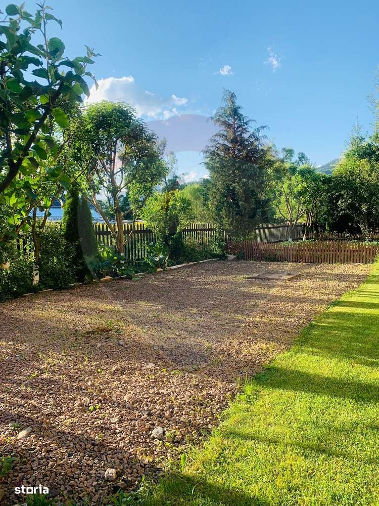 Casă / Vilă cu 9 camere de vânzare în zona Central - Imagine principală: 4/14