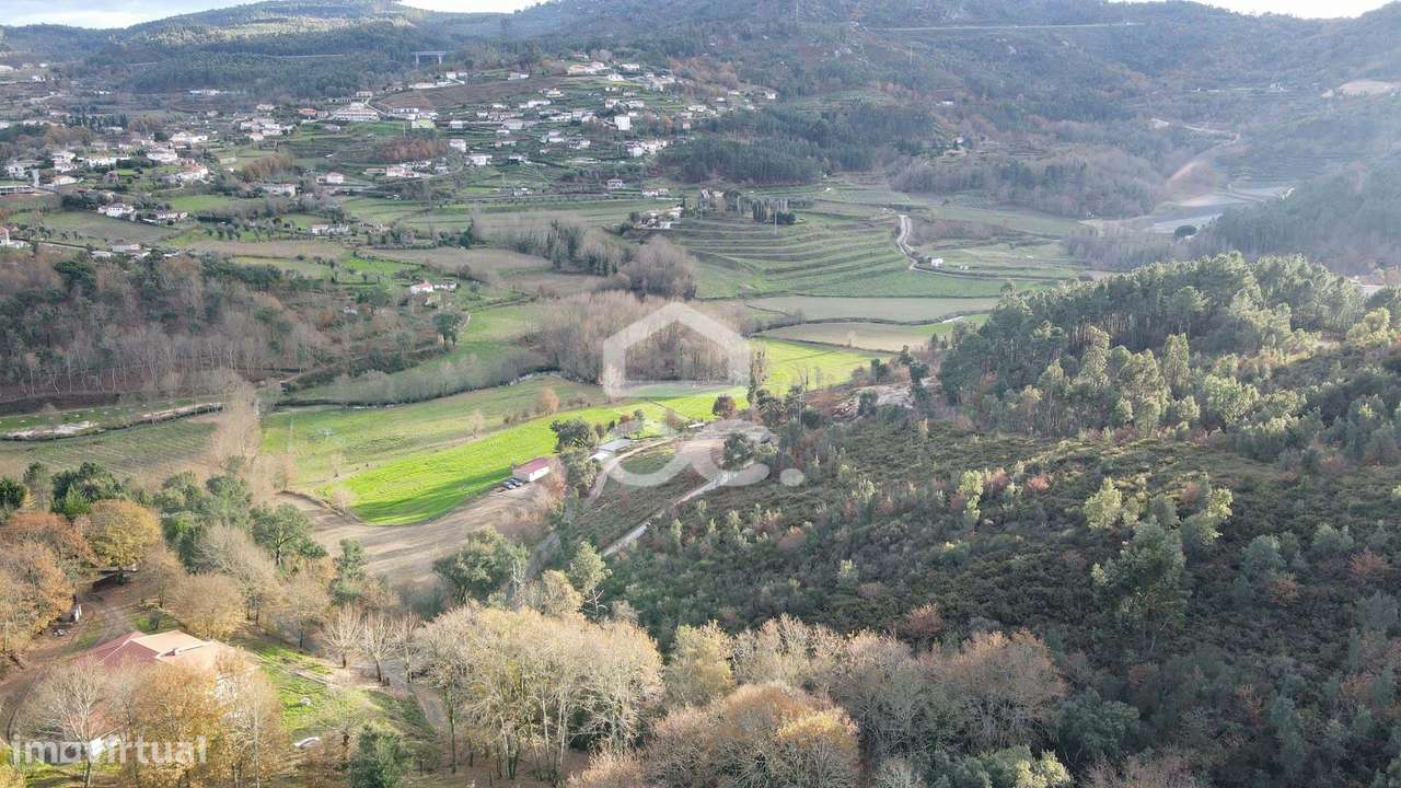 Moradia Térrea de Luxo com Cave | Conforto, Eficiência e Espaço Exteri-37