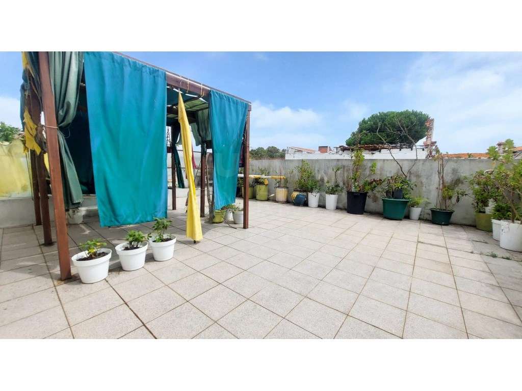 Apartamento T2 com Terraço Privativo e Garagem - Touguinha, Vila do...-17