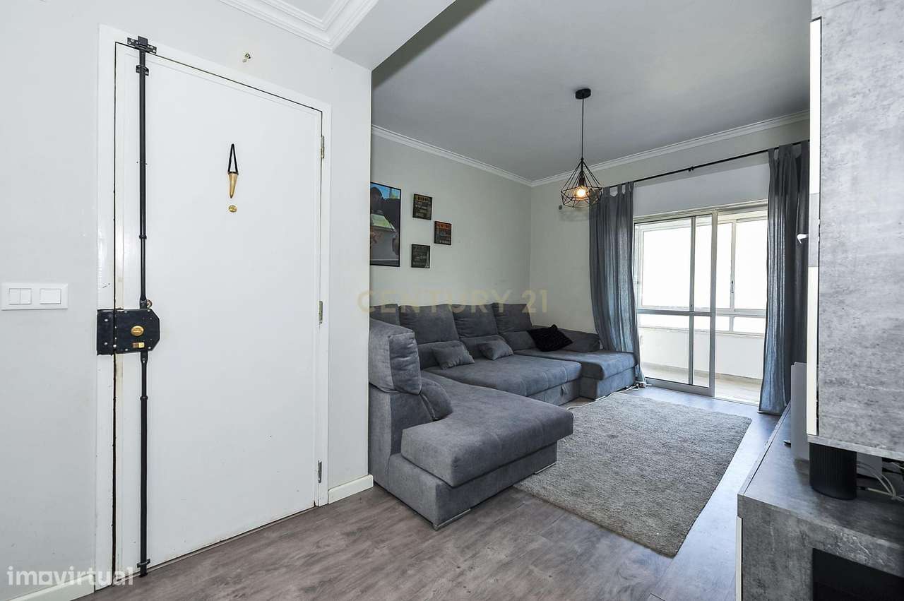 T3 Remodelado com Suite e Cozinha Equipada – Praça 5 de Outubro, Forte - Grande imagem: 4/21