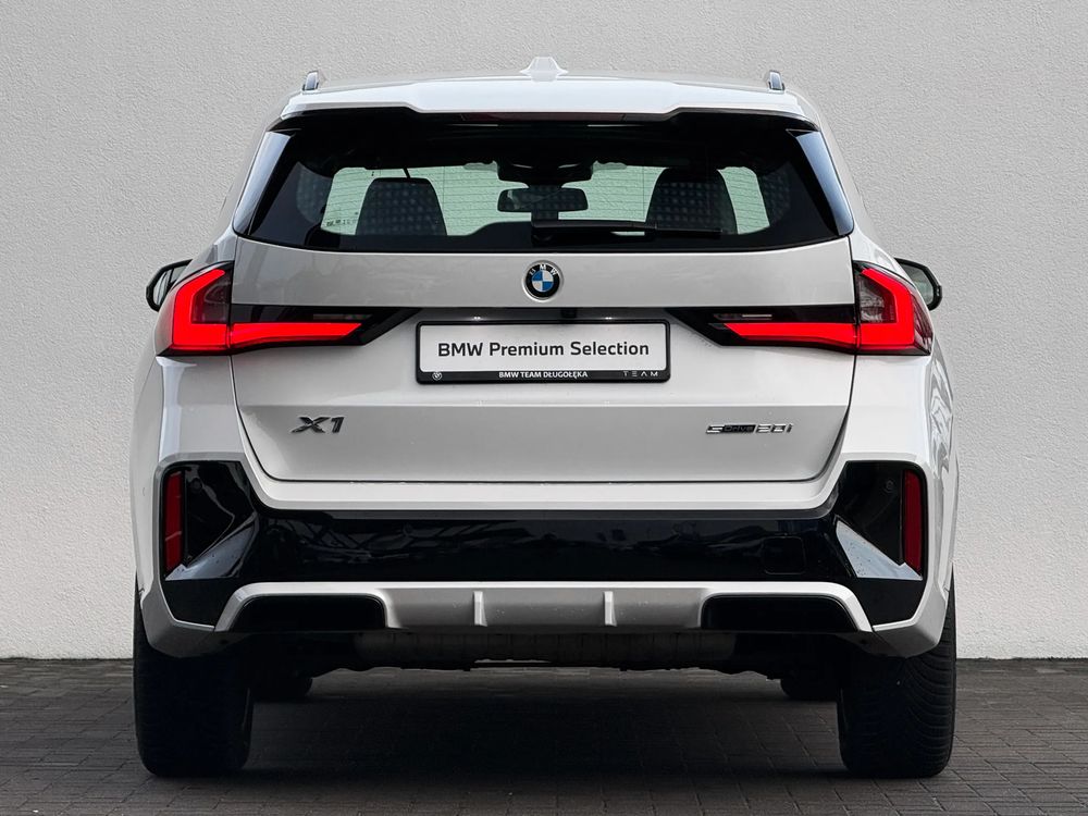 BMW X1 sDrive20i 1.5 Benzyna 170 KM — zdjęcie 5