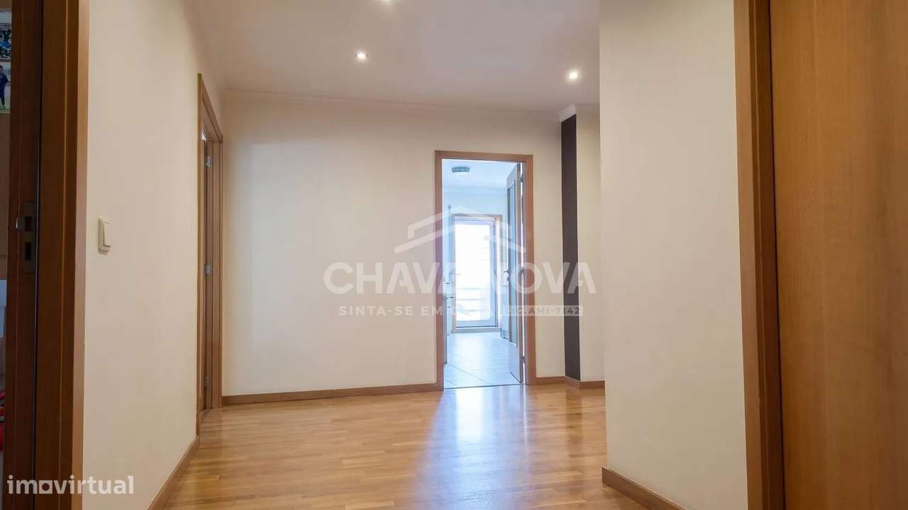 Apartamento T3 c/garagem Box em Valadares-5
