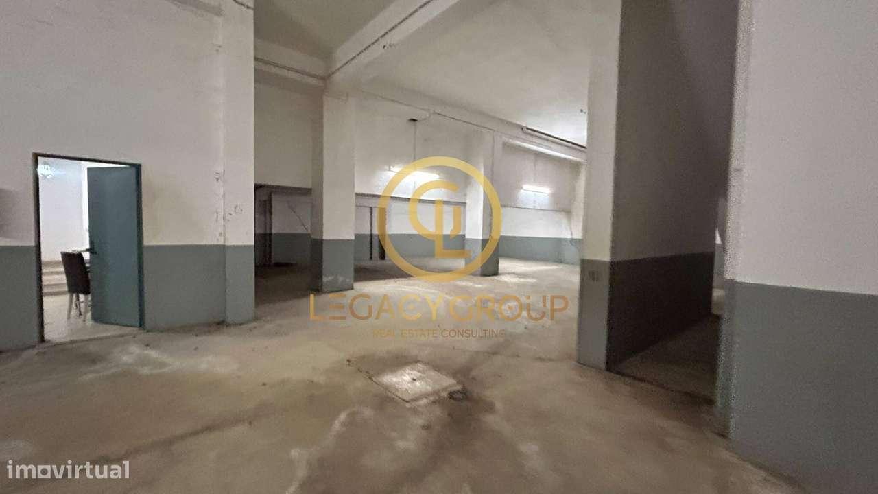 Parqueamento com 787m² situado no centro de Carvoeiro -  Lagoa-5