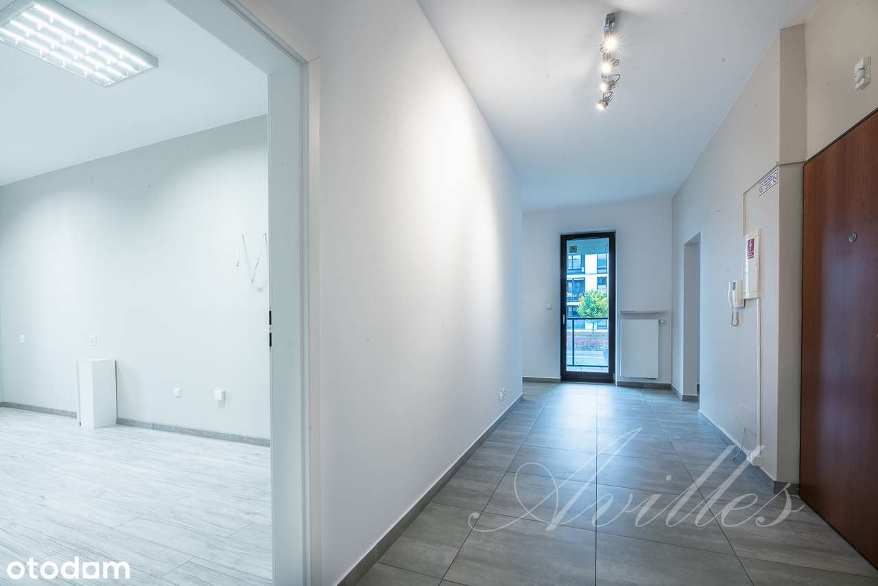 Przy Osi Królewskiej na mieszkanie lub biuro.-9