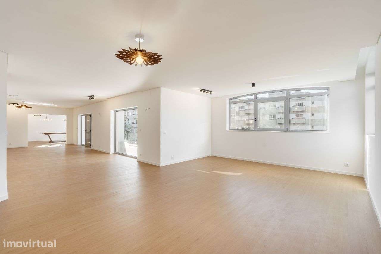 Moradia T5 Remodelada - Condomínio da Fonte Seca-19