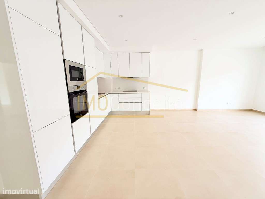 APARTAMENTO NA NAZARÉ | T3 COM PISCINA NO TOPO DO EDIFÍCIO, VARANDA...-1