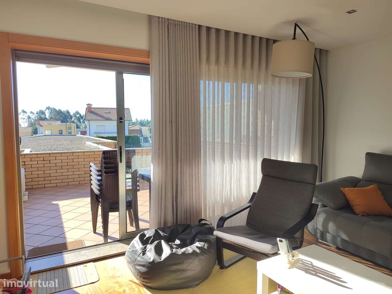 Moradia c/4 quartos(2 suites)+escritório, condomínio fechado c piscina-25