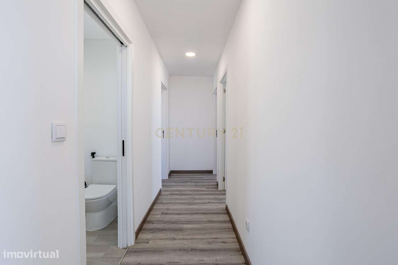 Moradia T3 + 1 com uma vista espetacular em Fonte Santa-13