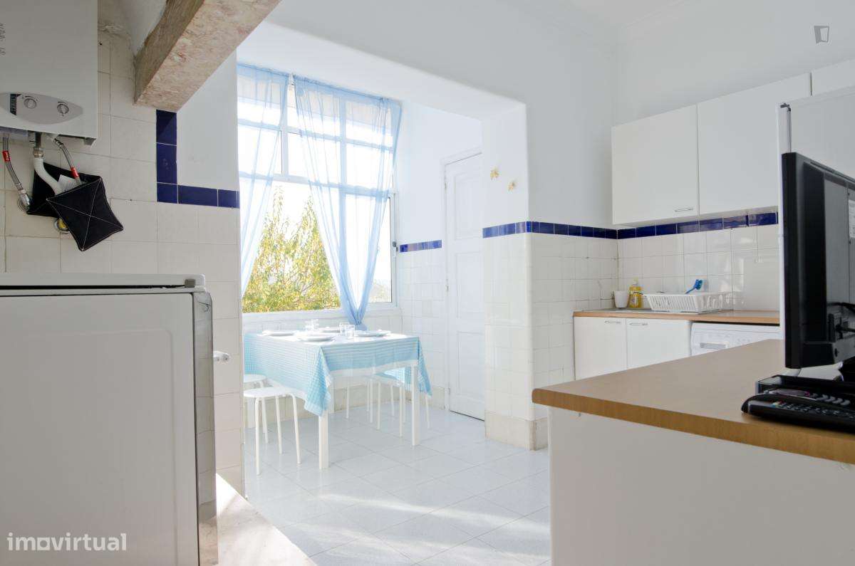 Quarto - localizado em Arroios Lisbon - Grande imagem: 4/20