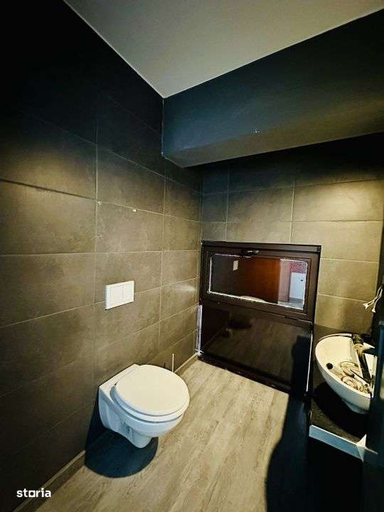 Spatiu Comercial/Biroruri +sala productie/depozit, 490 m2,  parcare-6