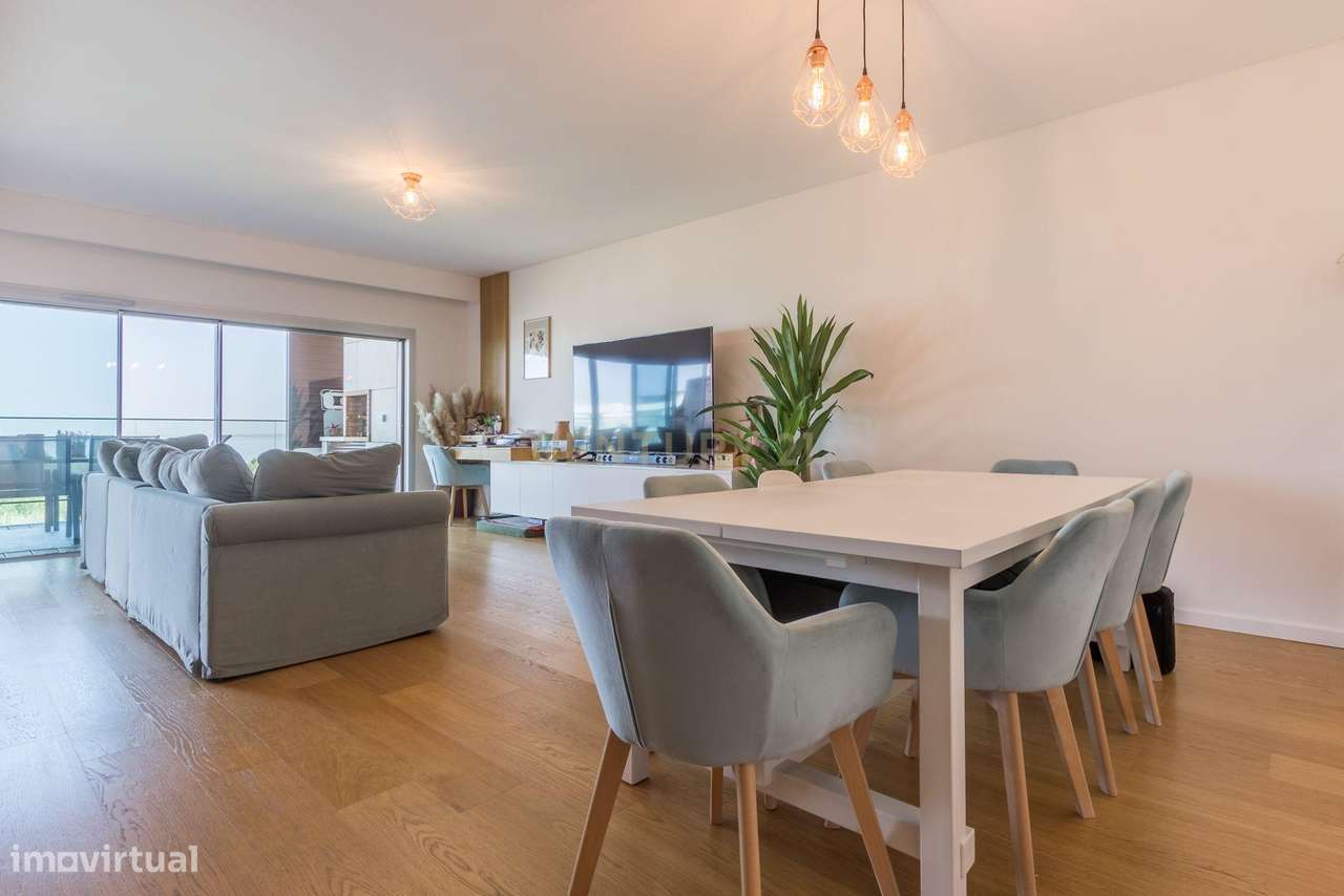 T4 em Condomínio Fechado com Vista Rio - Alcochete-19