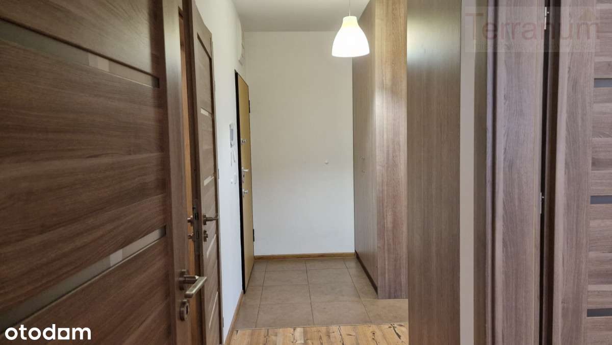 3 pokoje z miejscem postojowym Garażowa-12