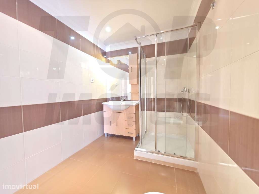 Apartamento T3 com Parqueamento - Urb. das Oliveirinhas - Samora Co...-18