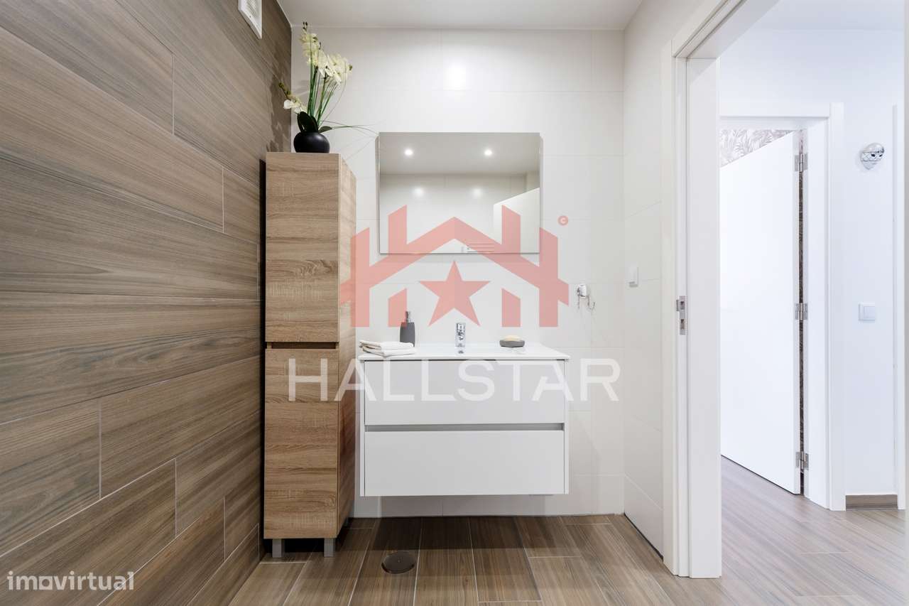 Moradia T4 / Jardim e Garagem / Cela-19