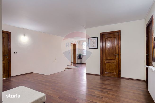 Vilă cu 6 camere de vânzare în Zimandcuz/Arad-16