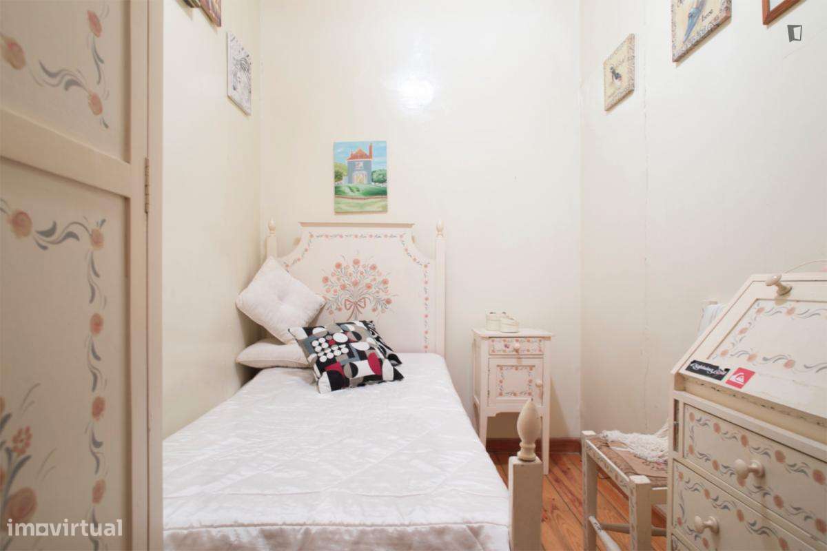 Quarto - localizado em Arroios Lisbon - Grande imagem: 2/10