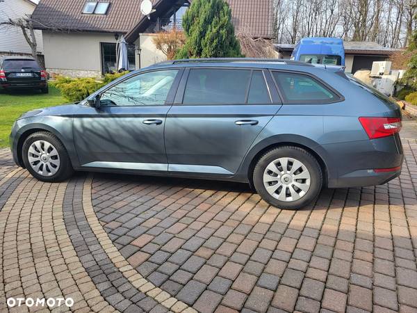 Skoda Superb 2.0 TDI Ambition - 8