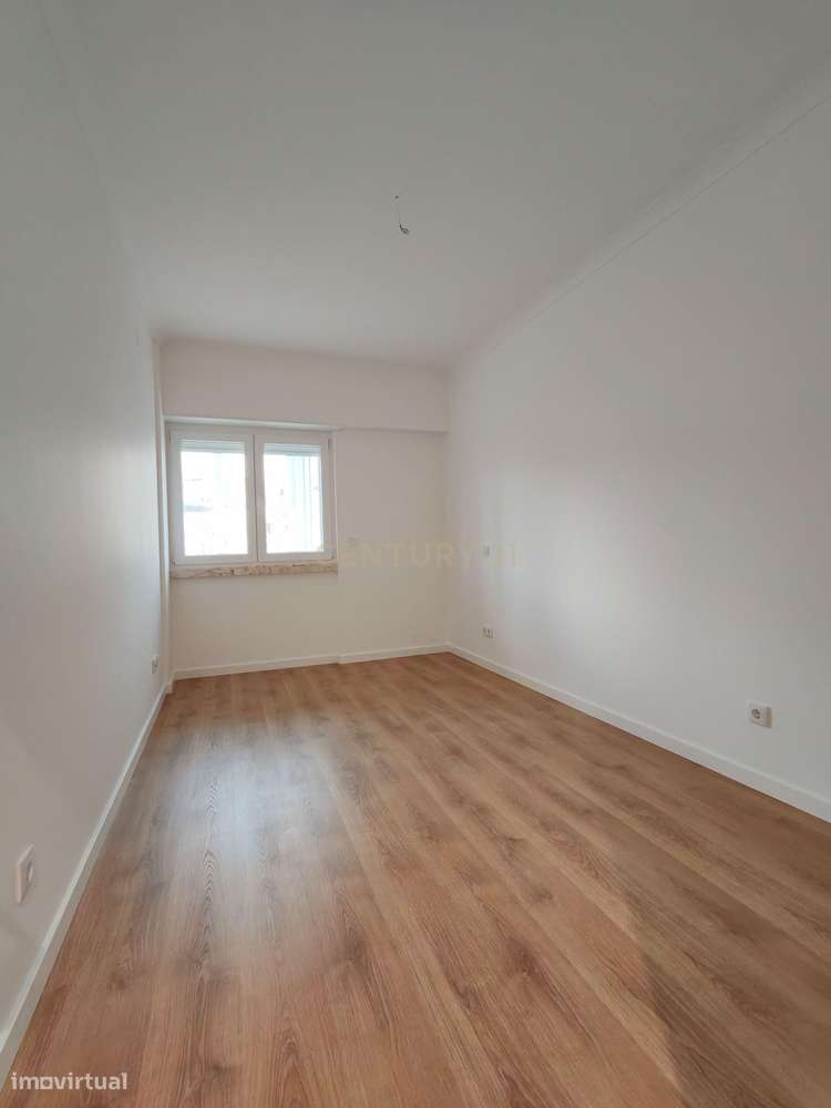 Apartamento T3 Totalmente Remodelado, São Domingos de Benfica.-11