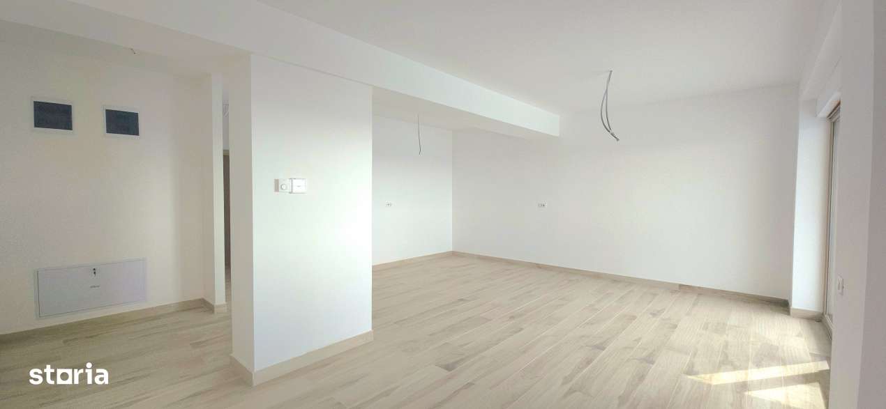 Vedere unica la mare si lac! Apartament spatios cu 4 camere in Marina - Imagine principală: 4/12