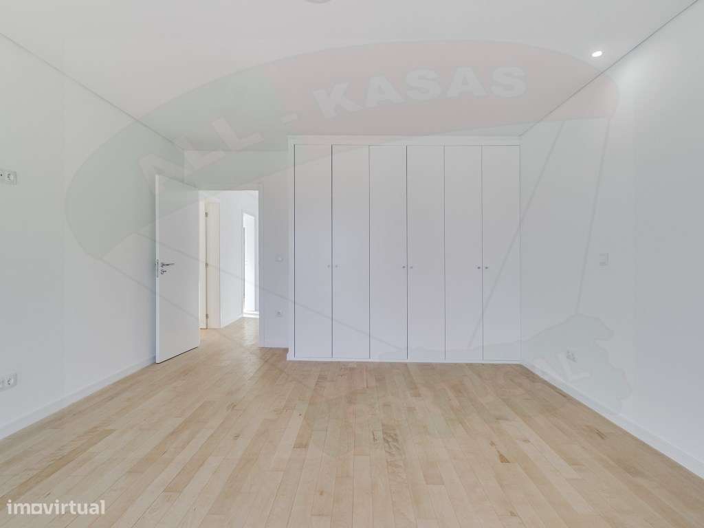 Moradia T3, a ESTREAR com Piscina em Famões, Odivelas: O seu Oásis!-29