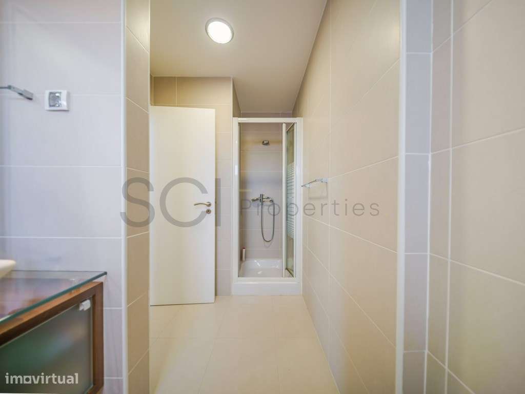 Moradia com piscina nas Quintinhas-35