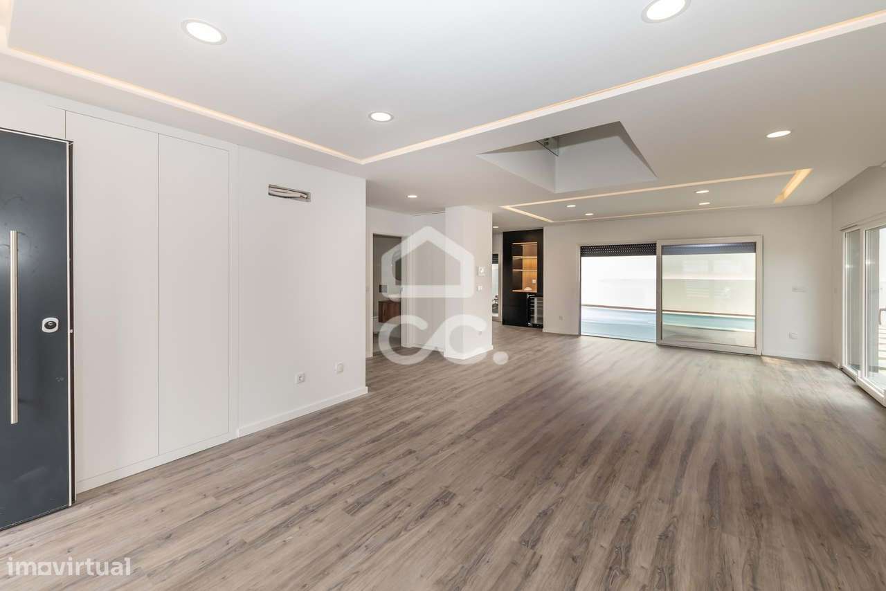 Moradia Geminada com 3 Suites e Garagem,  nos Foros de Amora - Grande imagem: 4/45