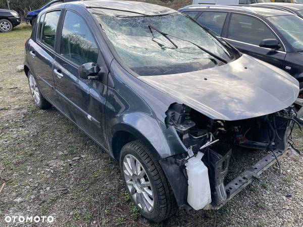 Na części Renault Clio III HB 5D 1.5 DCI kod lakieru TEB66 - 4