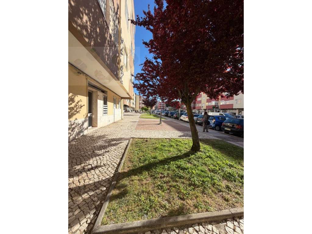 Amadora Urb. Quinta do Borel, T3, Remodelado, r/chão, Oportunidade!!!!-16