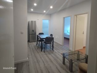 APARTAMENTO T2 EM SACAVÉM