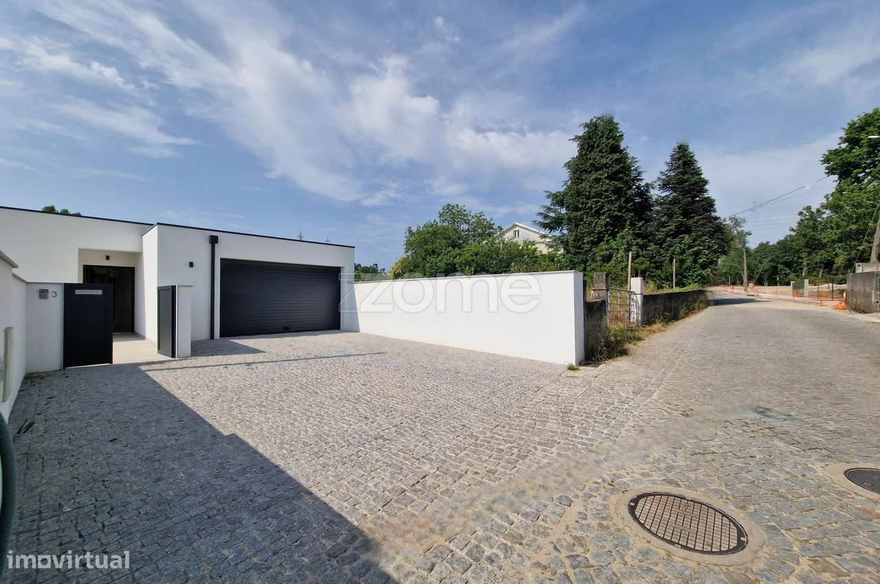 Moradia Térrea T3 com Piscina, 3 Suítes e Escritório - Panoias, Bra... - Grande imagem: 5/53