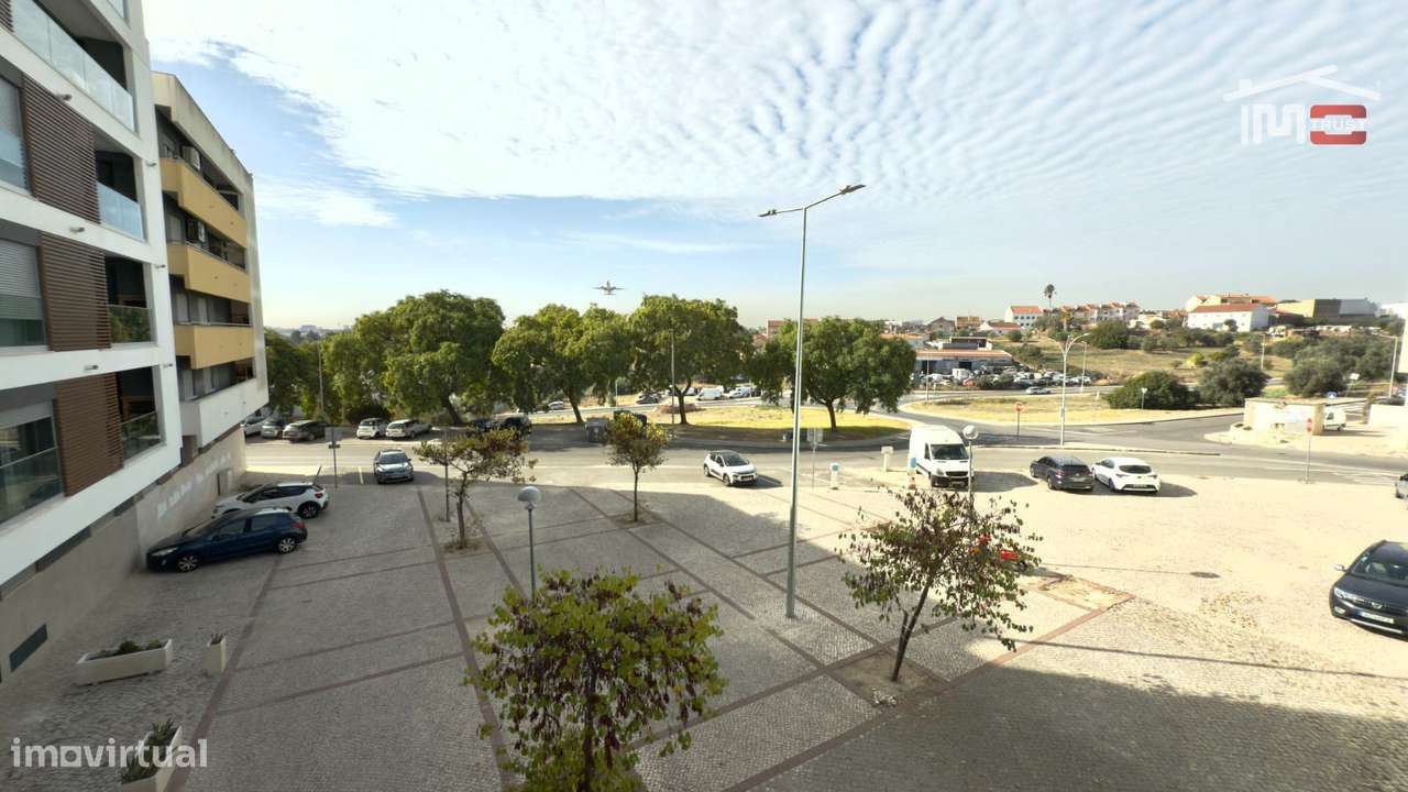 Loja 160m2 Camarate - Espaço Disponível a todas as Actividades Come...-29