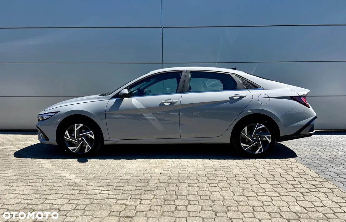 Hyundai Elantra 1.6 Executive - 2