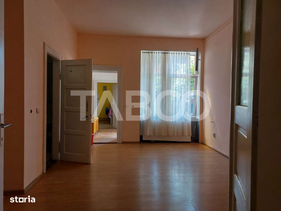 Apartament la casa 52 mp 2 camere terasa pivnita central Cisnadie - Imagine principală: 5/12