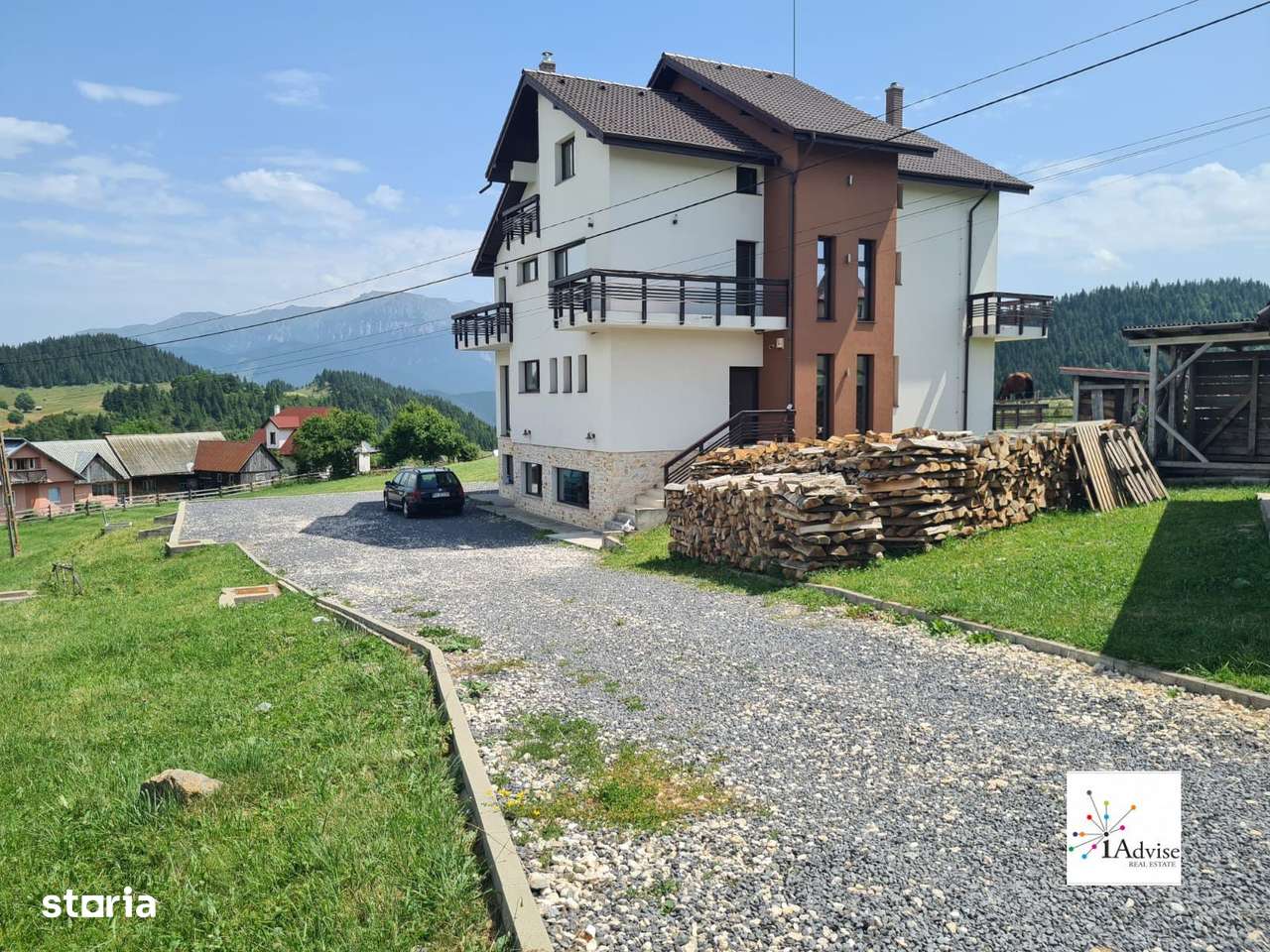 Vila Cu Panorama De Vanzare In Fundata - Imagine principală: 3/20