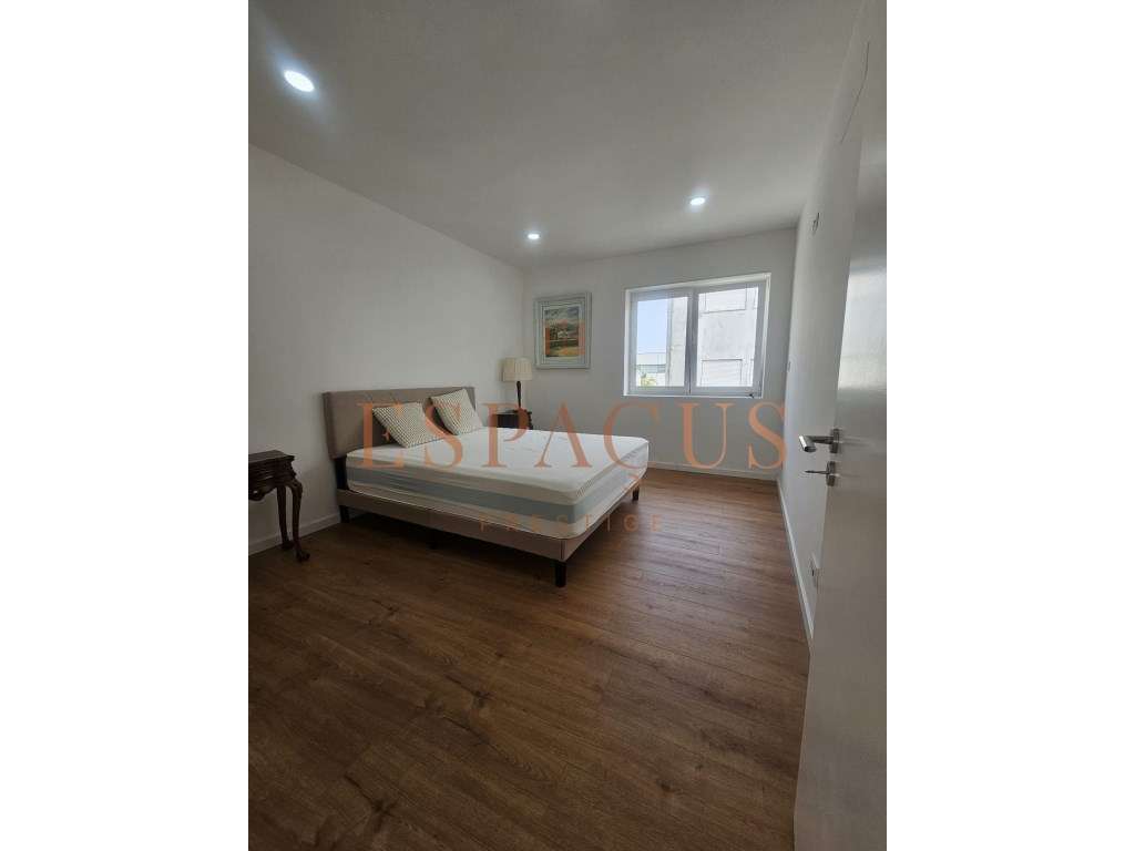 Apartamento T2 com Terraço no Coração do Centro Histórico-19