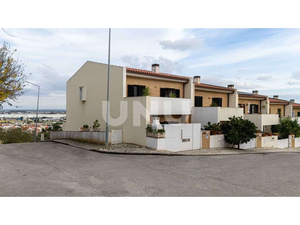 Moradia T4 na Castanheira do Ribatejo, Vila Franca de Xira!-40