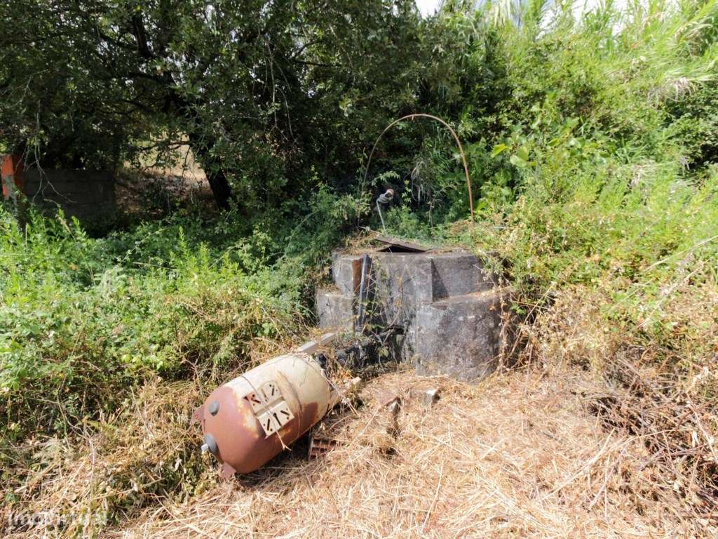 Moradia V2 Terreno Poço-29