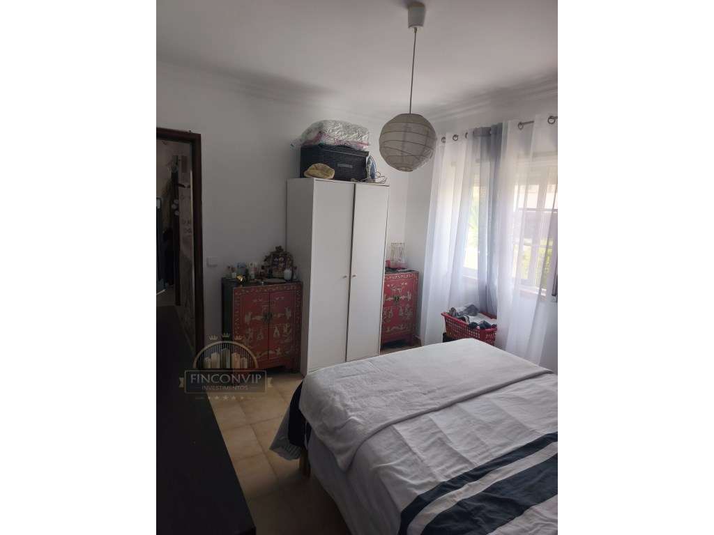Vende-se andar de moradia bi-familiar - Rés do Chão em São Domingos...-13