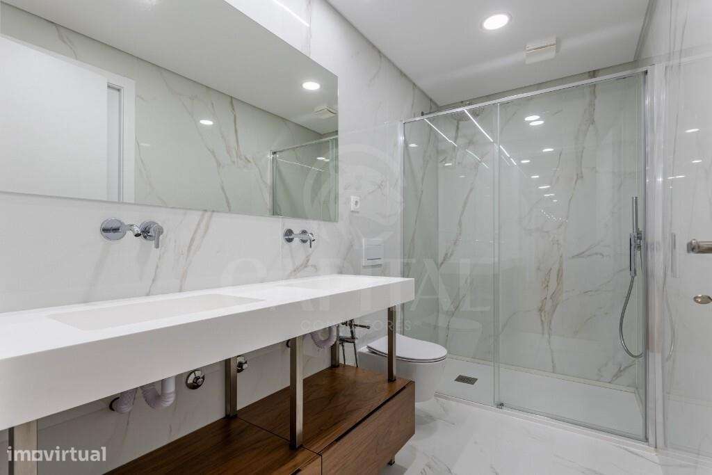Apartamento T5 Duplex Exclusivo em Primeira Linha de Mar-27
