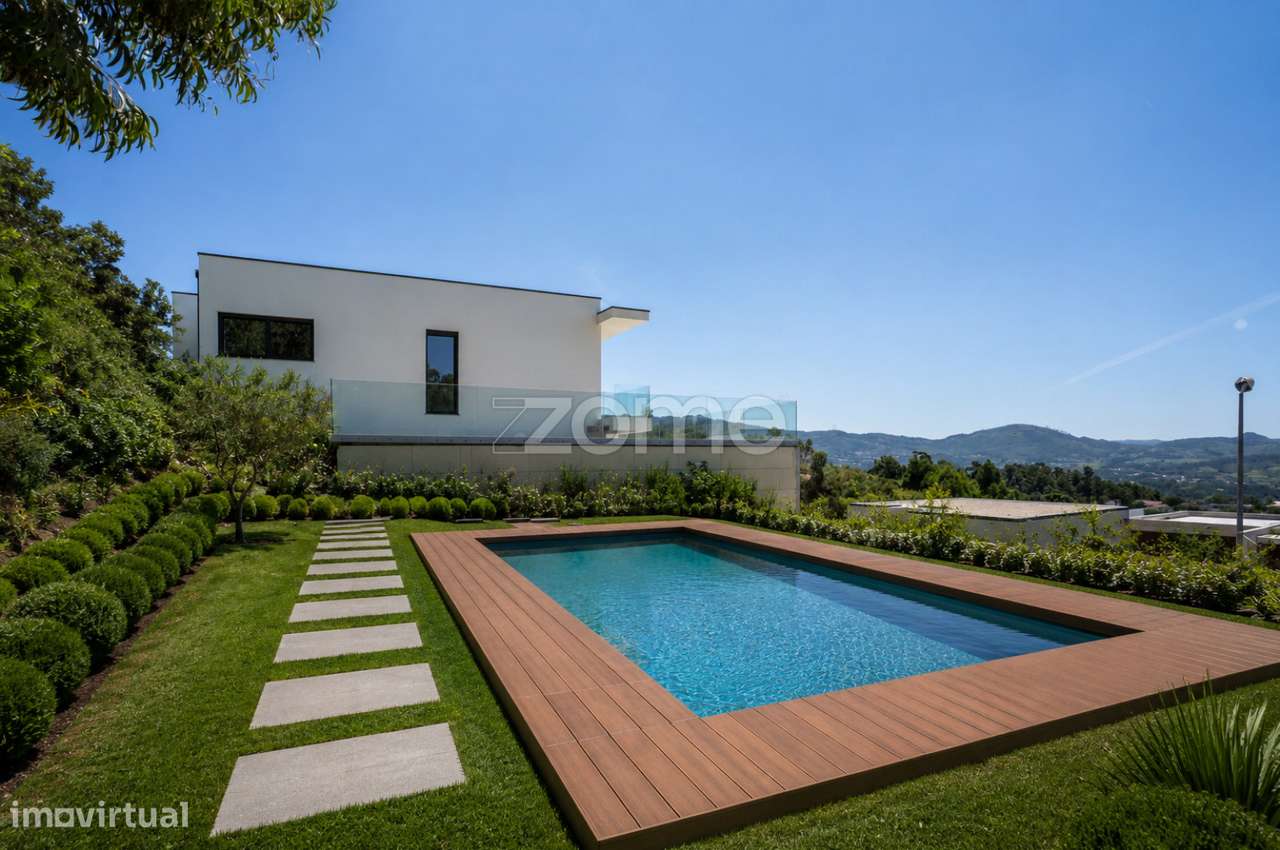 Moradia de luxo T5 Amares-1