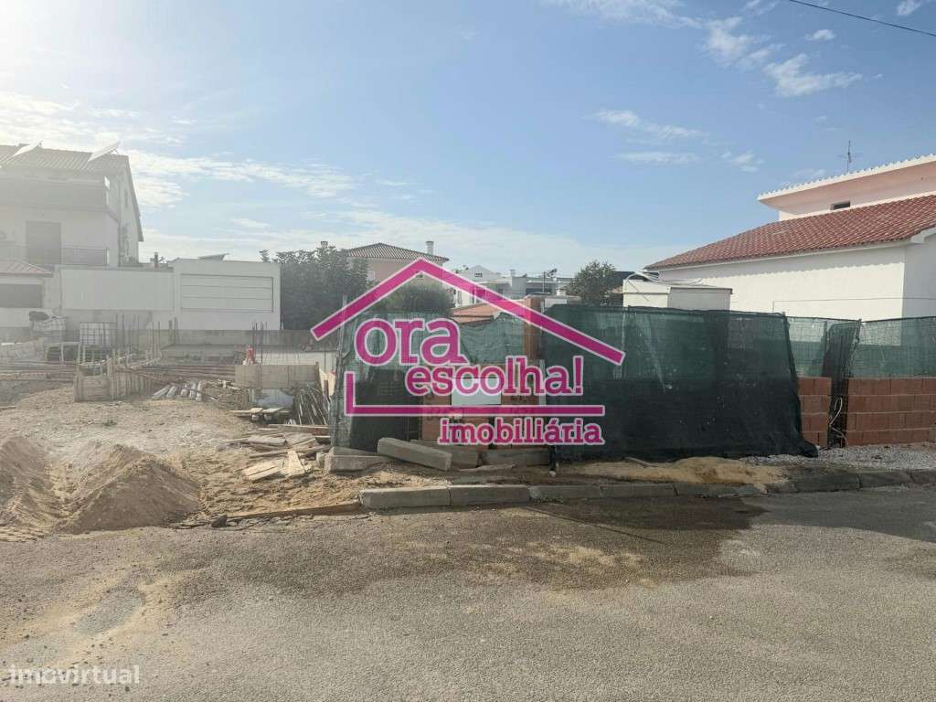 Moradia Térrea isolada T4 com 4 Suítes, PISCINA e GARAGEM em Fernão... - Grande imagem: 4/5