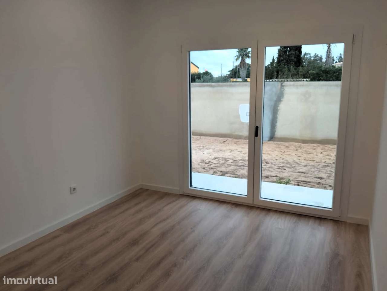 Moradia Térrea  T4 Nova-26