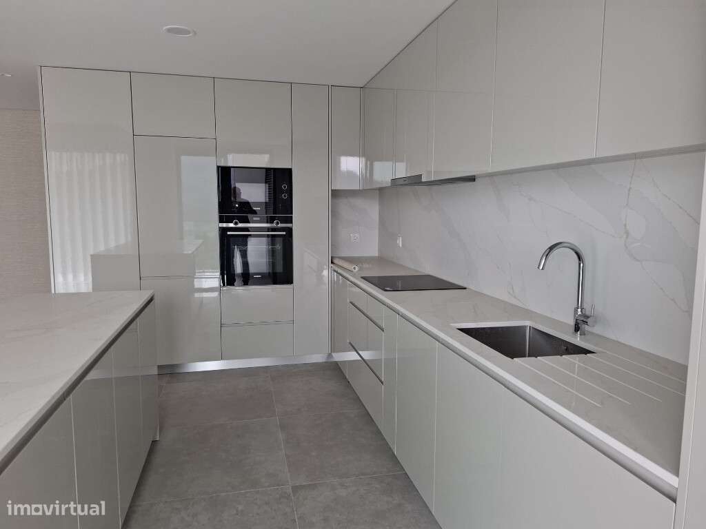 Fantástico T3 em Azurém – Último Andar com Terraço de 100m2 e Vistas P - Grande imagem: 5/26