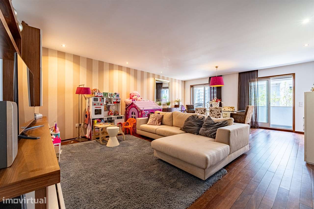 T3 com varanda e garagem dupla em Paranhos - Excelente oportunidade! - Grande imagem: 5/25