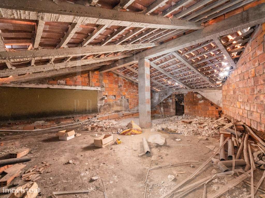 Prédio | Travessa da Mesura, Santa Clara-9